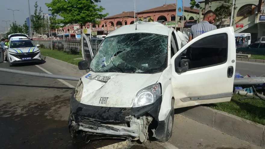 Malatya'da 5 araç birbirine girdi: 3 kilometrelik kuyruk oluştu 