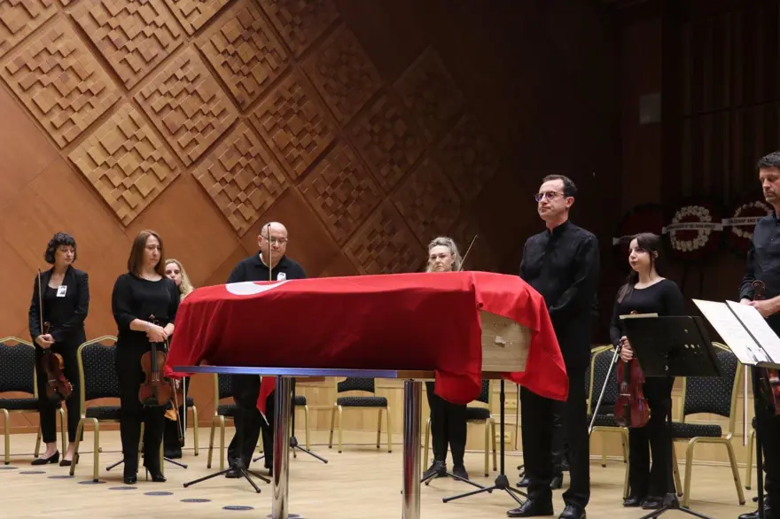 Dünyaca ünlü keman virtüözü Suna Kan'a veda 9 Dünyaca ünlü keman virtüözü Suna Kan'a veda 9