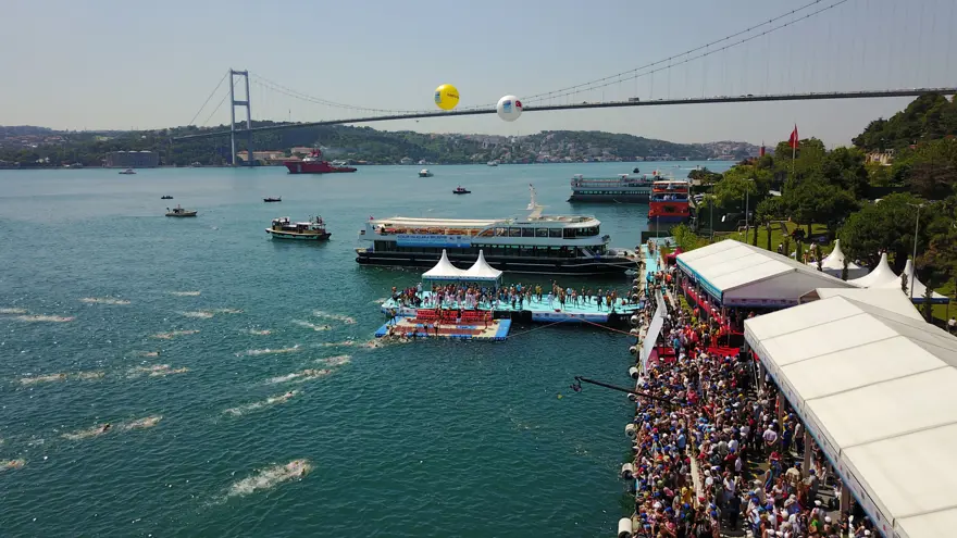 49 ülkenin sporcusu aynı anda yüzerek kıta değiştirdi 6