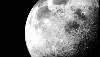 50 yıllık Ay örneklerinde şaşırtıcı keşif: "Dünya'da görülebilecek her şeyden farklı"