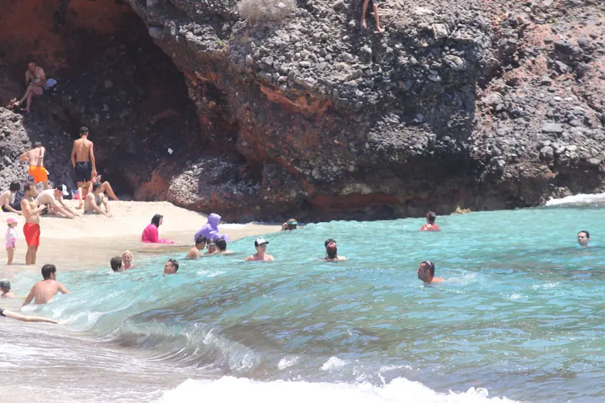 Deniz salyası sonrası yaz turizminde tatilcilerin tercihi Akdeniz oldu 16 Deniz salyası sonrası yaz turizminde tatilcilerin tercihi Akdeniz oldu 16