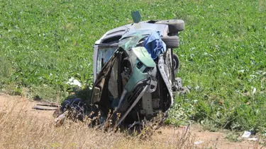 Ticari araç devrildi, 5 kişi yaralandı