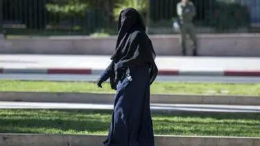 BM'den Hollanda'ya 'burka' eleştirisi