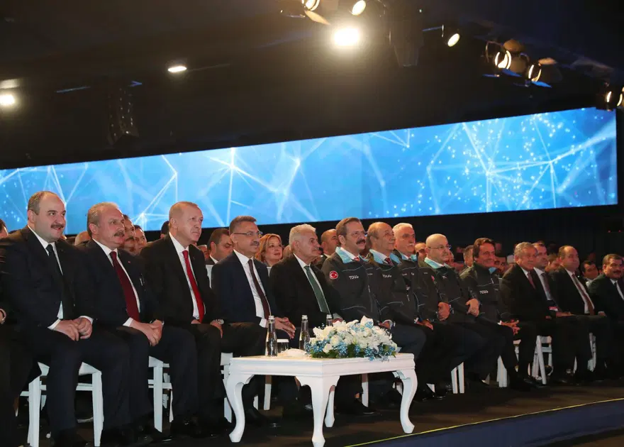 Cumhurbaşkanı Erdoğan "Devrim"in direksiyonuna geçti 12 Cumhurbaşkanı Erdoğan "Devrim"in direksiyonuna geçti 12