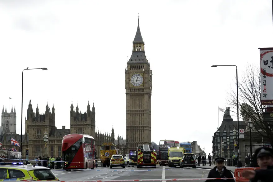 Londra'da silah sesleri (Olay yerinden ilk kareler) 14