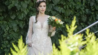 Dolunay'da Nazlı'nın (Özge Gürel) gelinliği hakkında her şey