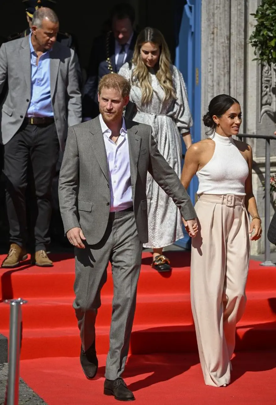 Meghan Markle çocukluğunu anlattı: Çirkin ördek yavrusuydum 1 Meghan Markle çocukluğunu anlattı: Çirkin ördek yavrusuydum 1