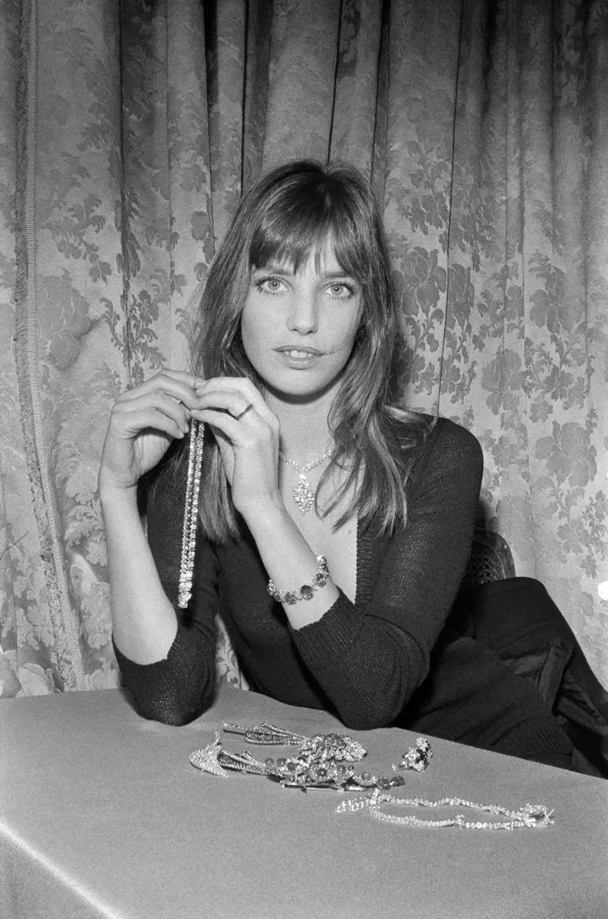 Dünyaca ünlü şarkıcı ve oyuncu Jane Birkin hayatını kaybetti 