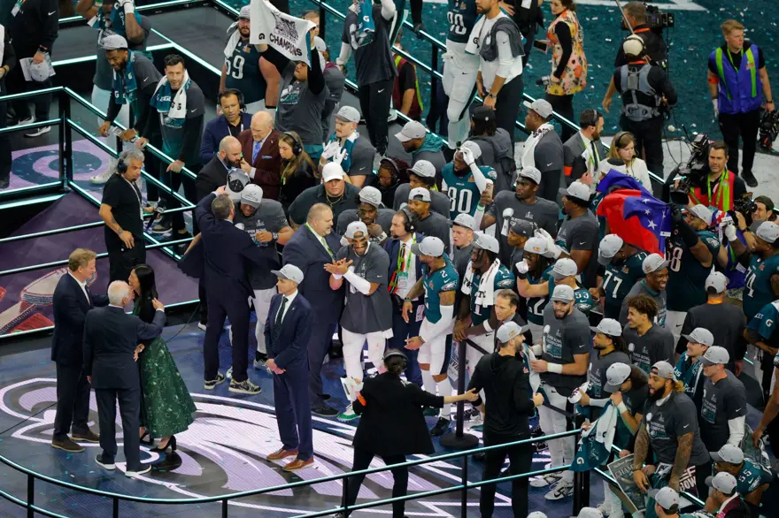 Dünyaca ünlü yıldızların akın ettiği Super Bowl'da şampiyon belli oldu 26