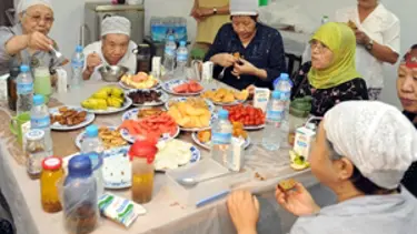 İftarda sirke öldürdü