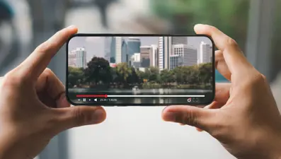 Ders videolarını hızlandırarak izleyenler dikkat! "Hızlı tüketim depresyon nedeni"