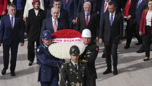 Devlet erkanı Anıtkabir'de Devlet erkanı Anıtkabir'de