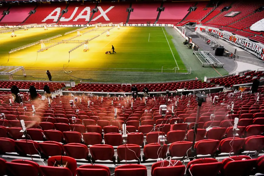 Hollanda’nın en büyük futbol stadyumunda corona virüs deneyi 