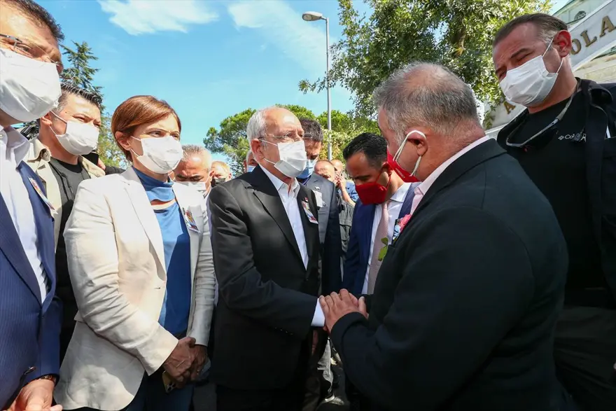 Duygun Yarsuvat son yolculuğuna uğurlandı 10