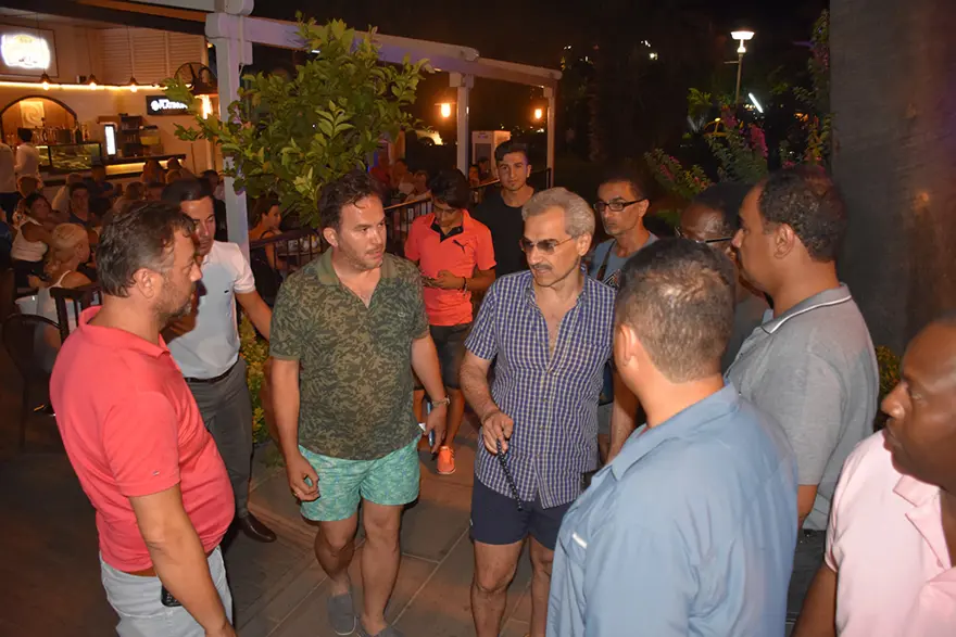 Suudi prens koruma ordusuyla Bodrum sokaklarında 1