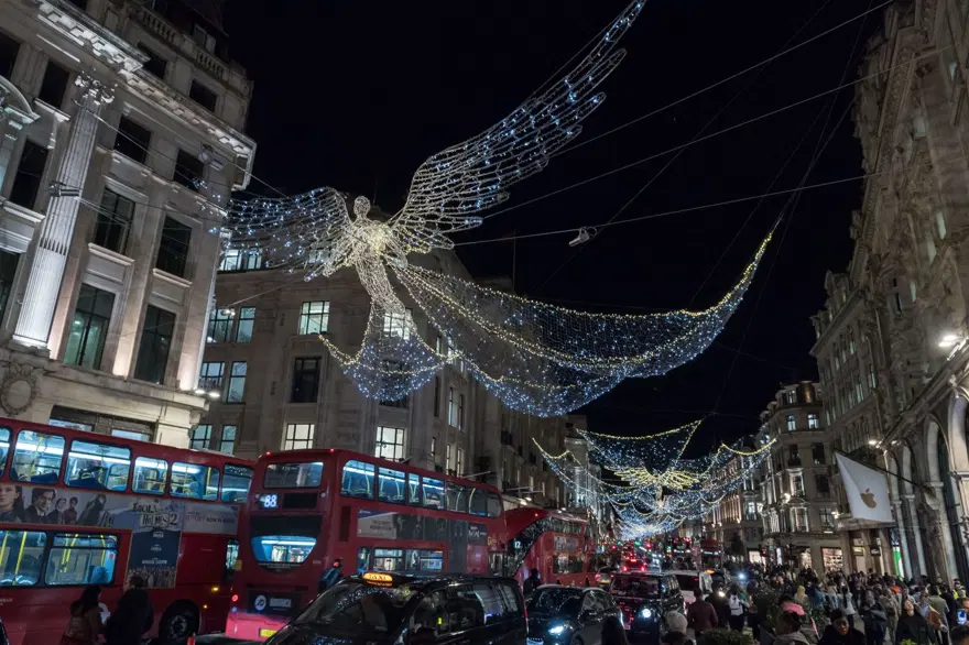 Londra sokakları Noel ve yılbaşı için süslendi 24 Londra sokakları Noel ve yılbaşı için süslendi 24