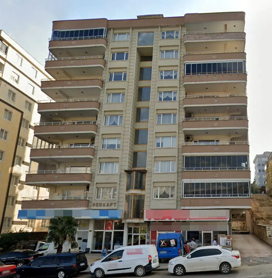 Depremden aylar sonra ortaya çıkan gerçek: “Pes”dedirten savunmayı yapan müteahhidin 5 binası daha yıkılmış 1 Depremden aylar sonra ortaya çıkan gerçek: “Pes”dedirten savunmayı yapan müteahhidin 5 binası daha yıkılmış 1