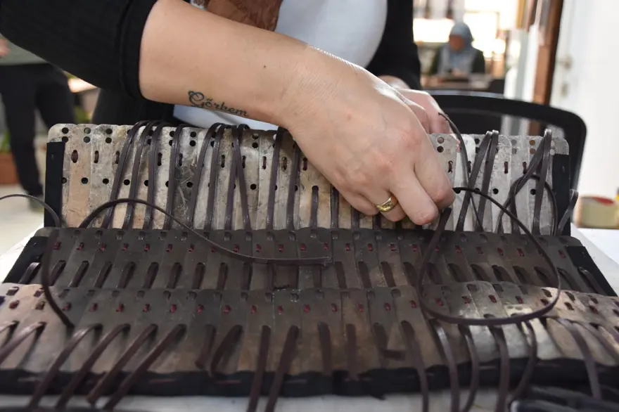 10 bine yakın kostüm yaptı! Tarihi dizi ve filmlerin aranan ismi oldu 5