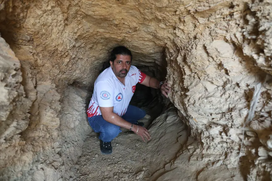 Buraya sadece cüceler girebiliyor! Yıllardır gizemini koruyan yer, altın çıkarılıyormuş 1