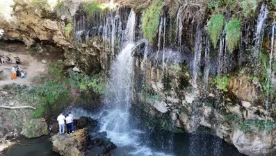 ''Saklı cennet'' olarak biliniyor, sesi ve görüntüsüyle mest ediyor