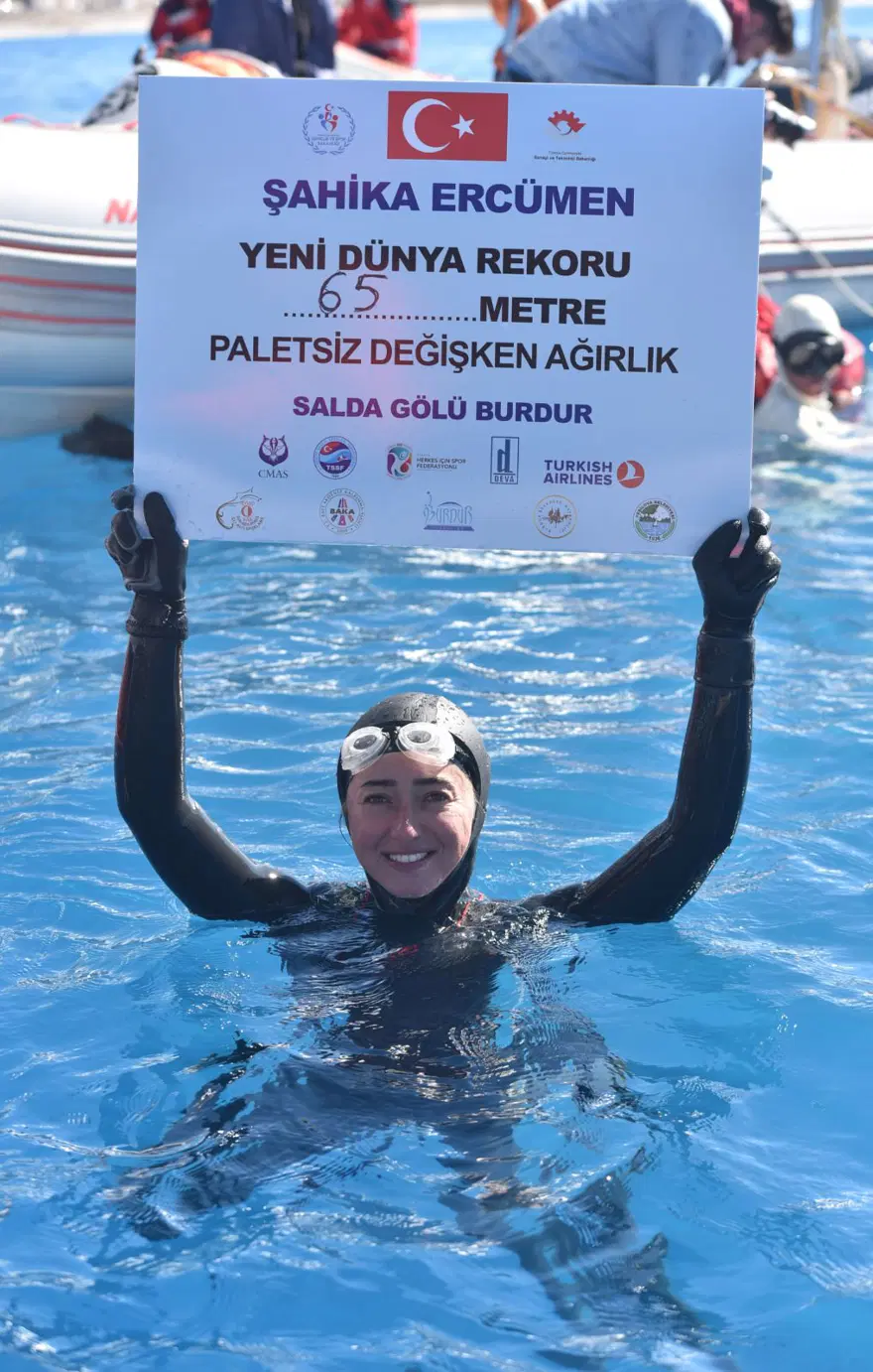Şahika Ercümen'den Salda Gölü'nde dünya rekoru 7