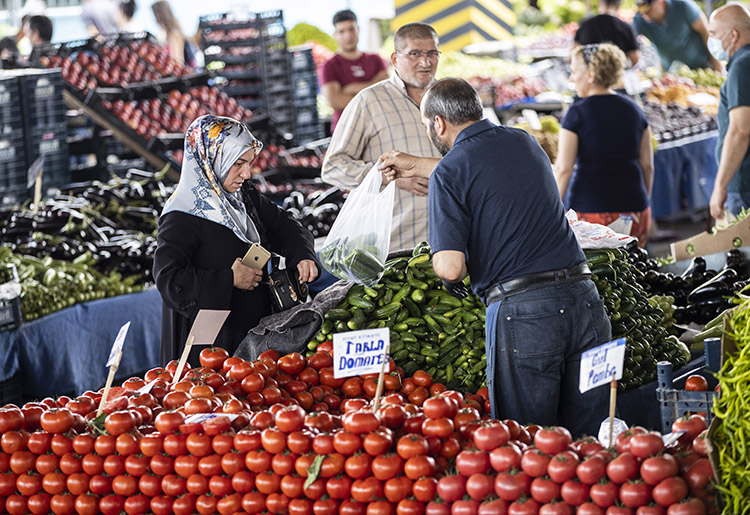 Seraları su bastı, etkisi pazarı ve vatandaşın cebini vurdu 