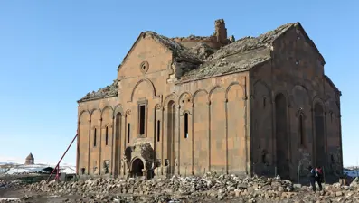 UNESCO Dünya Mirası listesinde bulunan Ani Antik Kenti'ndeki 'Büyük Katedral' restore edilecek