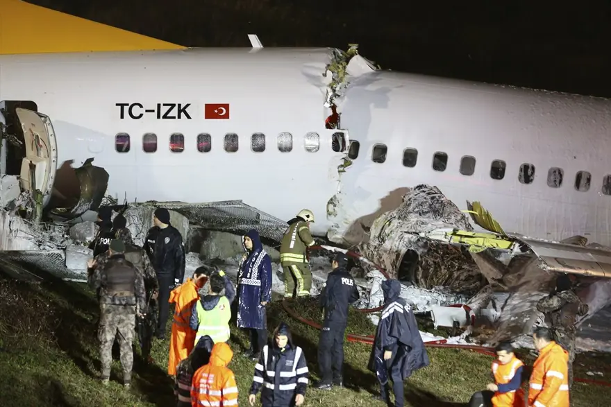 Sabiha Gökçen'de pistten çıkan uçaktan ilk görüntüler 31