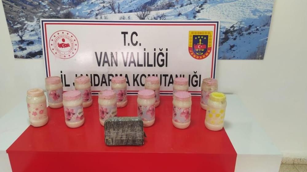 Van’da toprağa gizlenmiş 14 kilo metamfetamin ele geçirildi