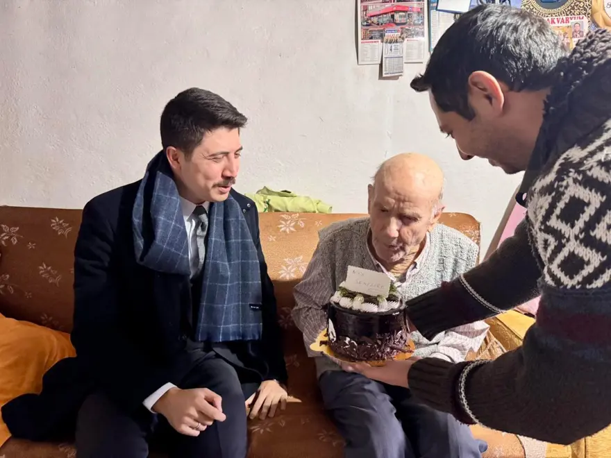 95 yaşındaki Ali Kılıç’a sürpriz doğum günü kutlaması: Tüm Cumhurbaşkanlarını gördü 1