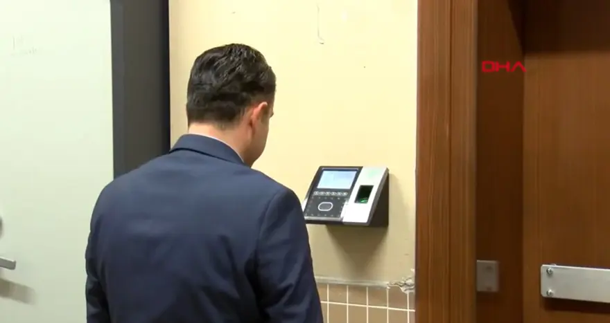 "YÜZ TANIMA" VE "BARKOD" SİSTEMİ İLE KORUMA 7 "YÜZ TANIMA" VE "BARKOD" SİSTEMİ İLE KORUMA 7