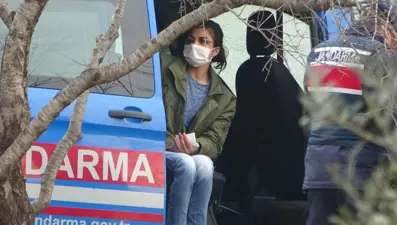 Kelepçeli koca şiddeti cinayetle bitti