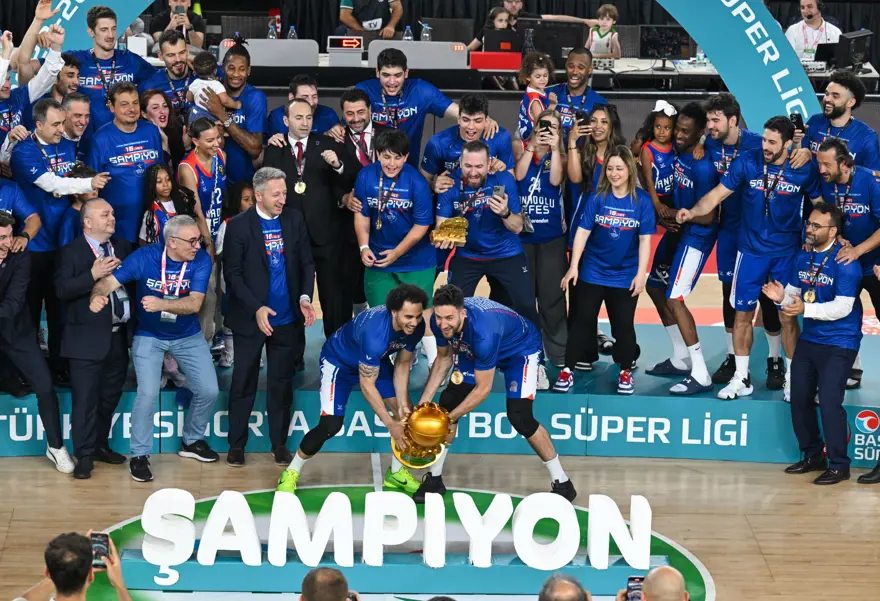 Türkiye Basketbol Süper Ligi'nde şampiyon Anadolu Efes 14