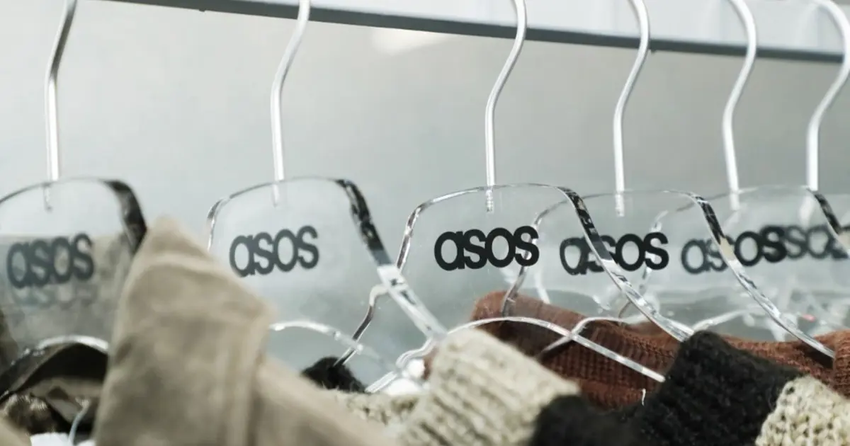 Moda devi 17'nci kattan düşerek öldü