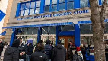 ABD'nin ilk ücretsiz marketi açıldı, saatler öncesinde kuyruk oluştu