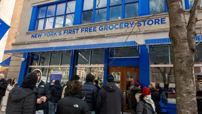 ABD'nin ilk ücretsiz marketi açıldı, saatler öncesinde kuyruk oluştu