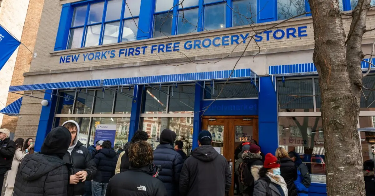 ABD'nin ilk ücretsiz marketi açıldı, saatler öncesinde kuyruk oluştu