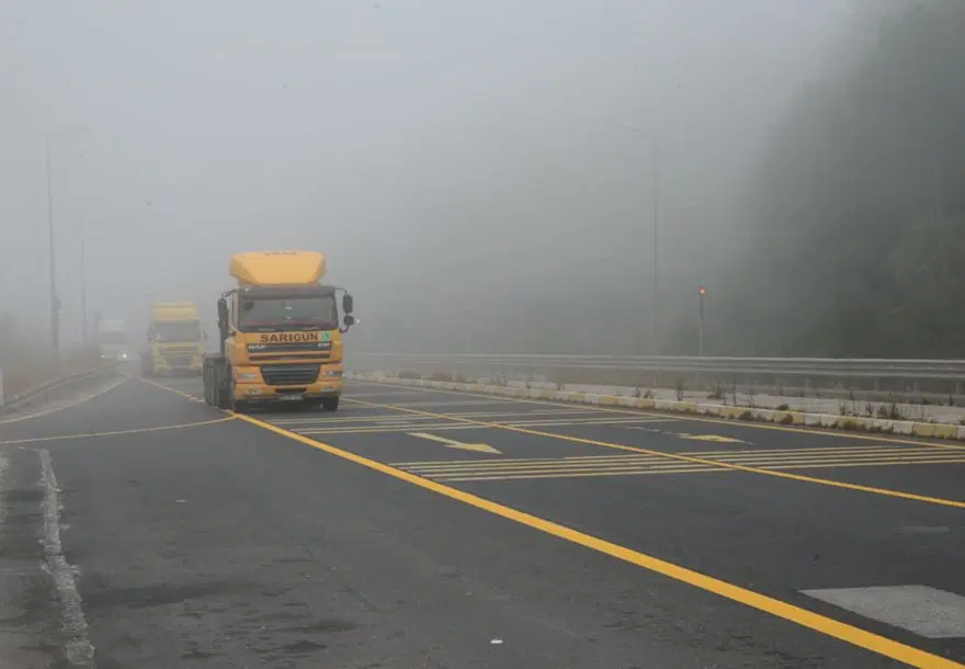 Bolu Dağı’nda sis görüş mesafesini düşürdü 3