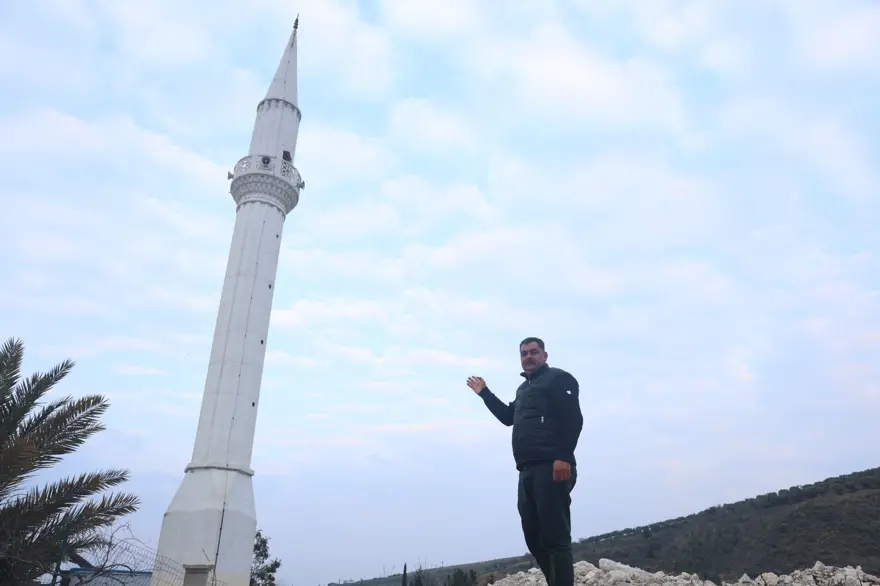 Depremin yıktığı mahallede camiler minaresiz kaldı: Vatandaş yardım bekliyor 2