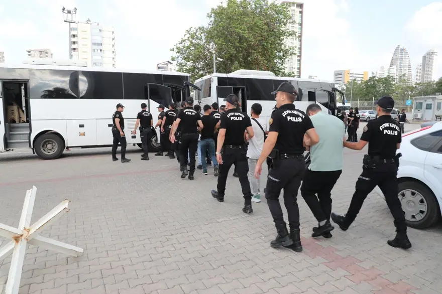 Devleti zarar uğrattıkları ortaya çıktı: Lisanslı futbolculara gözaltı 2 Devleti zarar uğrattıkları ortaya çıktı: Lisanslı futbolculara gözaltı 2