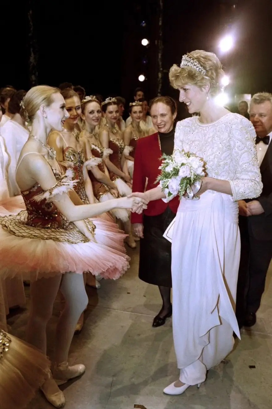 Prenses Diana’nın sol eli satışa çıkıyor 5 Prenses Diana’nın sol eli satışa çıkıyor 5