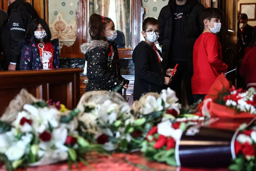 Büyük Önder Atatürk Dolmabahçe'de anıldı 6