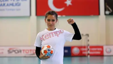 Genç sporcu Merve Akpınar'ın azmi ön yargıyı yendi