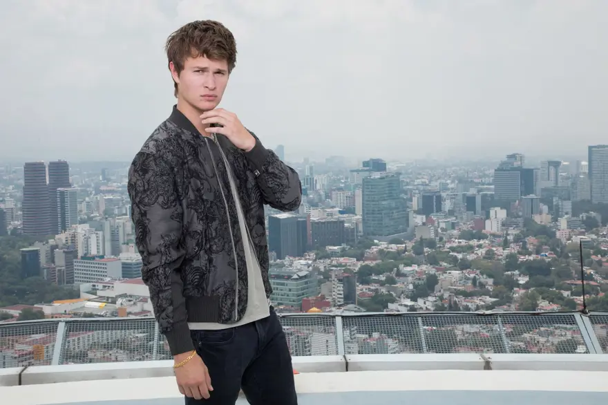 Genç oyuncu Ansel Elgort cinsel tacizle suçlanıyor 