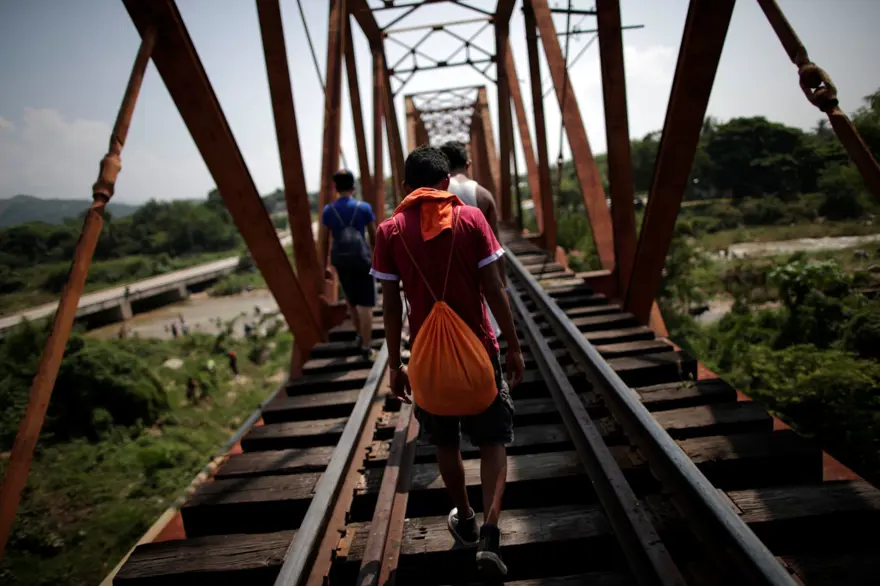 ABD yolundaki göçmenler Meksika'nın çalışma izni teklifini reddetti 20