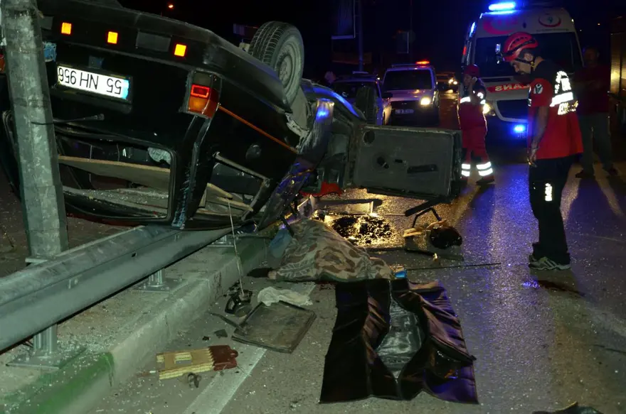 Bursa'da trafik kazası: 1 ölü, 3 yaralı 9 Bursa'da trafik kazası: 1 ölü, 3 yaralı 9