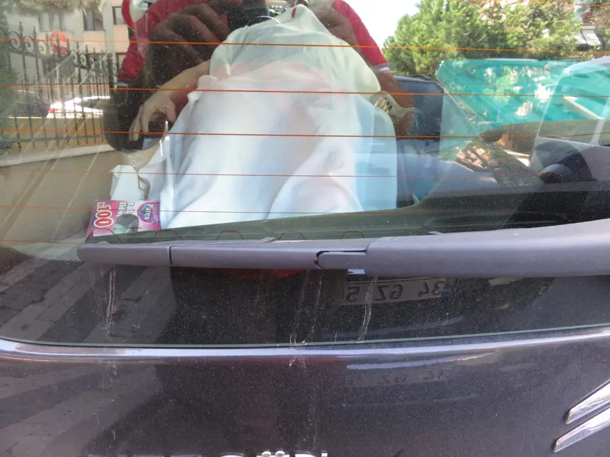 Ceset sanılan cansız manken paniğe neden oldu 3 Ceset sanılan cansız manken paniğe neden oldu 3