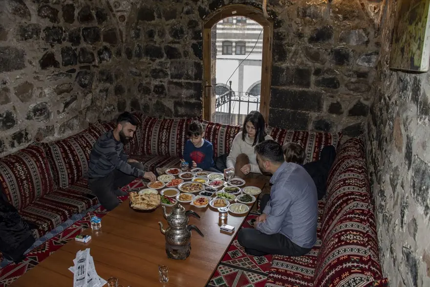 diyarbakır, mardin, hilar mağaraları, evliyalar diyarı, asur krallığı, dara antik kenti, ipek yolu 11 diyarbakır, mardin, hilar mağaraları, evliyalar diyarı, asur krallığı, dara antik kenti, ipek yolu 11