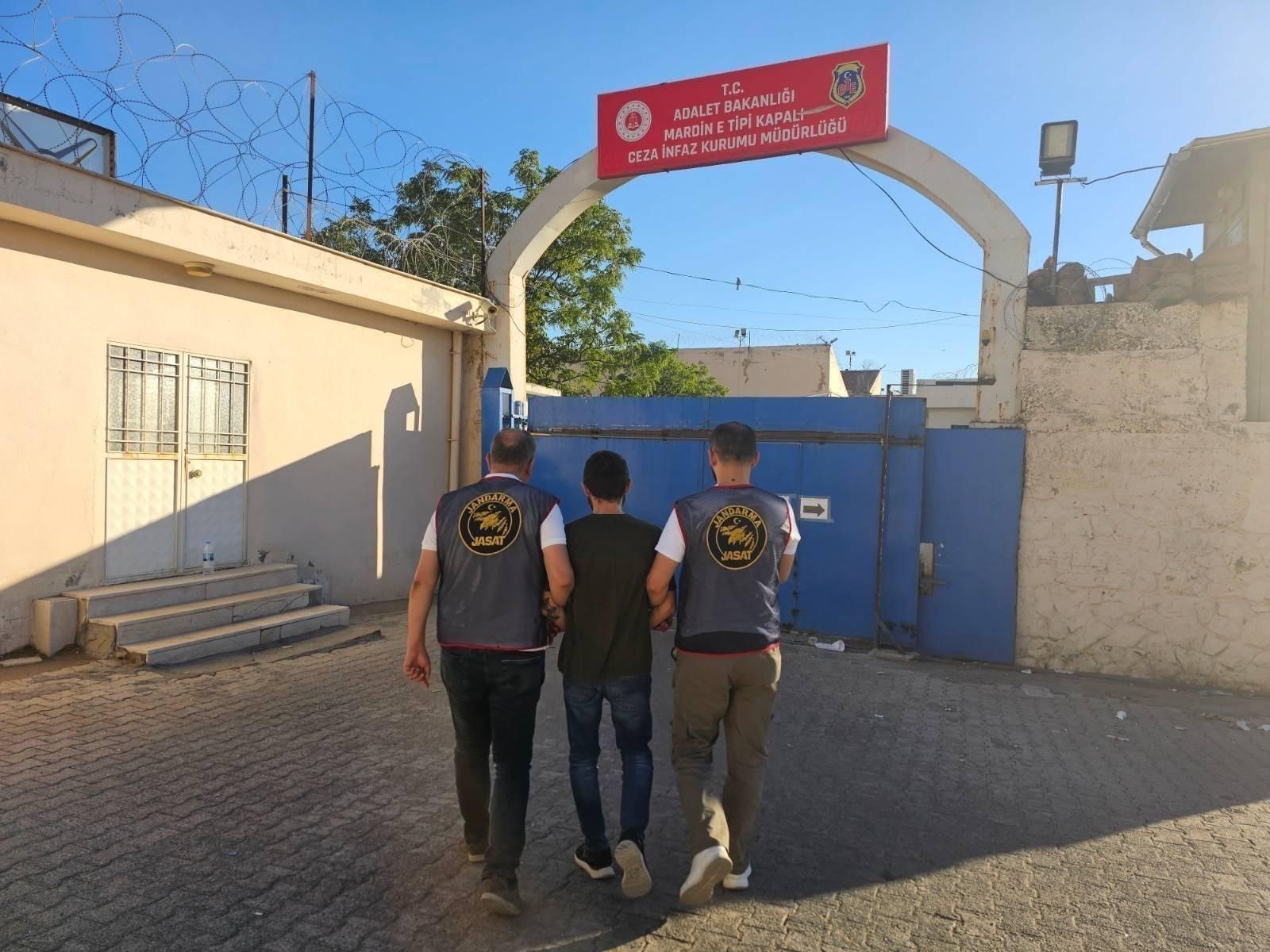Mardin'de 43 yıl kesinleşmiş cezası bulunan firari hükümlü yakalandı