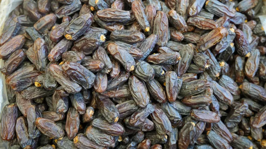 Ramazan öncesi tezgahta yerini aldı: Hurma fiyatları ne kadar oldu? 1
